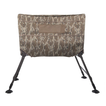 Momarsh Invisi Lab Dog Blind ventilation-window promotes airflow in warm conditions.