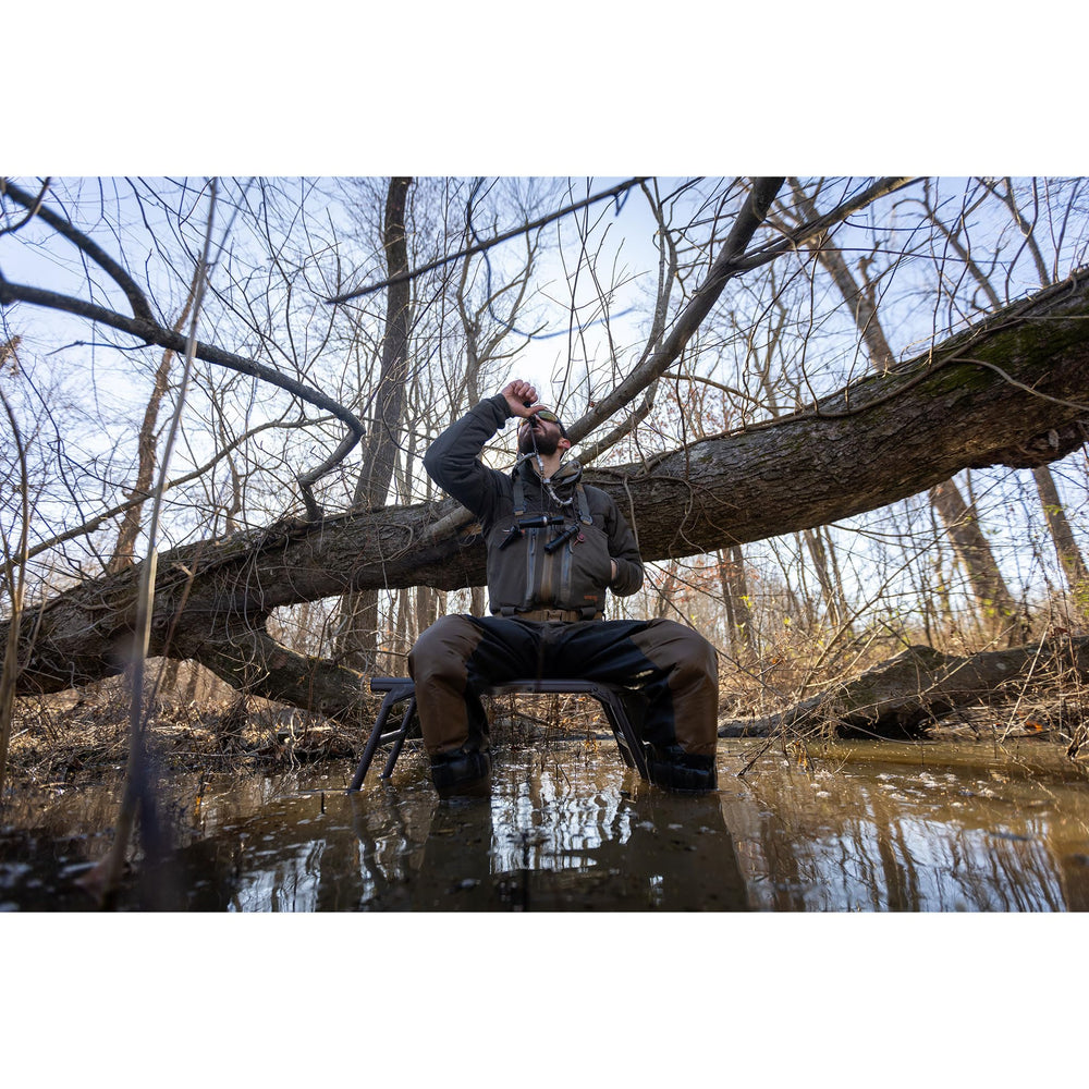 Momarsh adjustable carry strap enables easy transport to new spots.