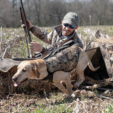Machine washable Versa Vest panel for easy cleanup after wet hunts.