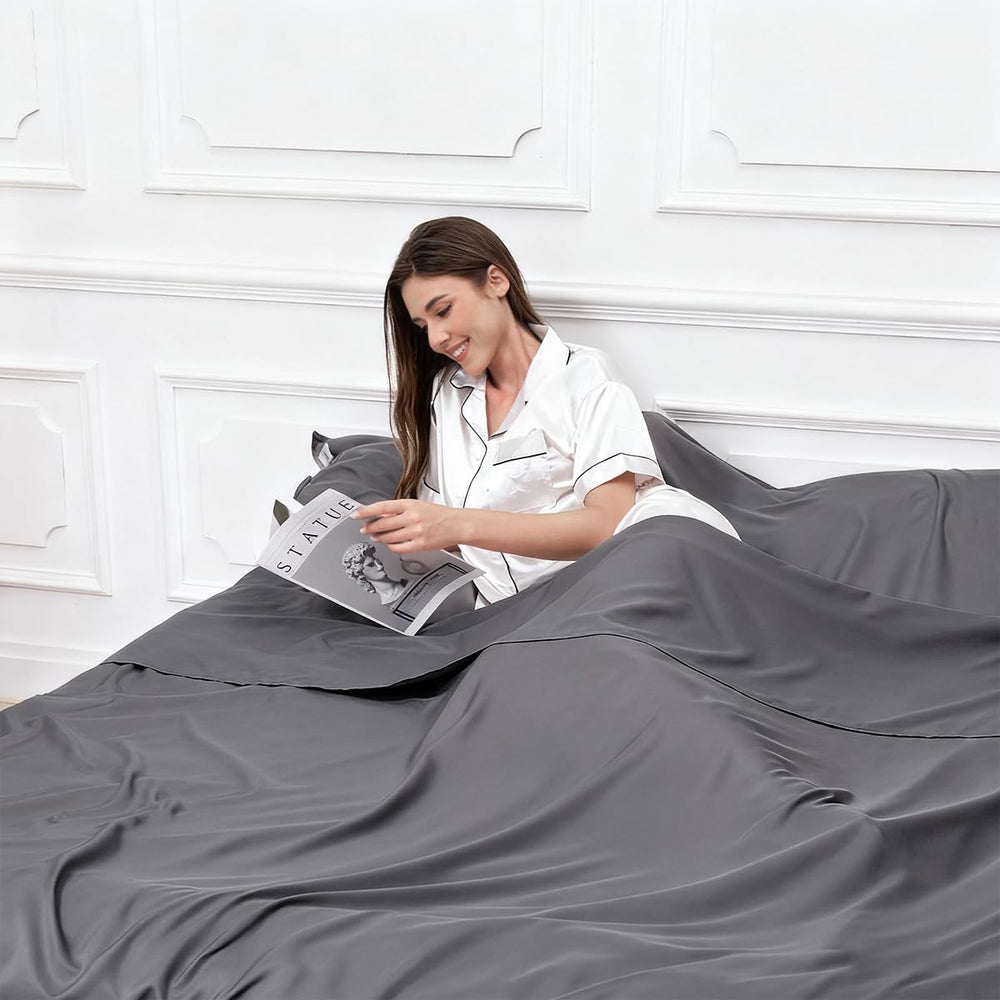 MongByYa sleeping bag liner dirt-proof sheet helps stay clean in shared spaces