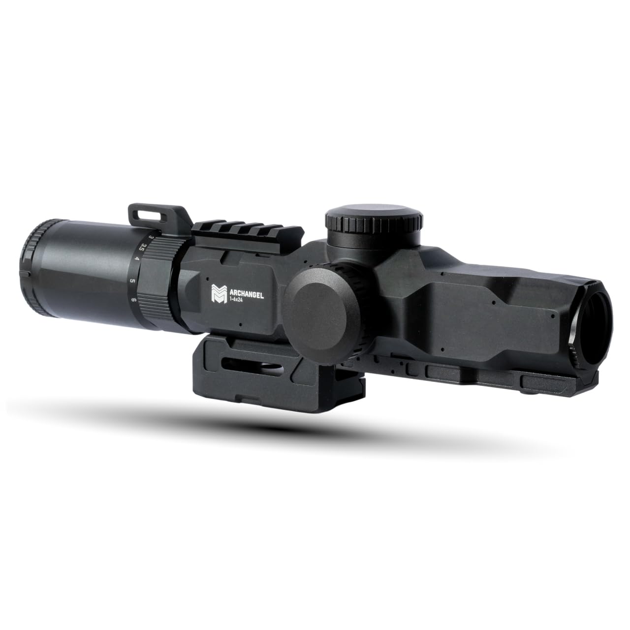 Monstrum Archangel ED 1-6x scope close-up sight picture for quick target acquisition.