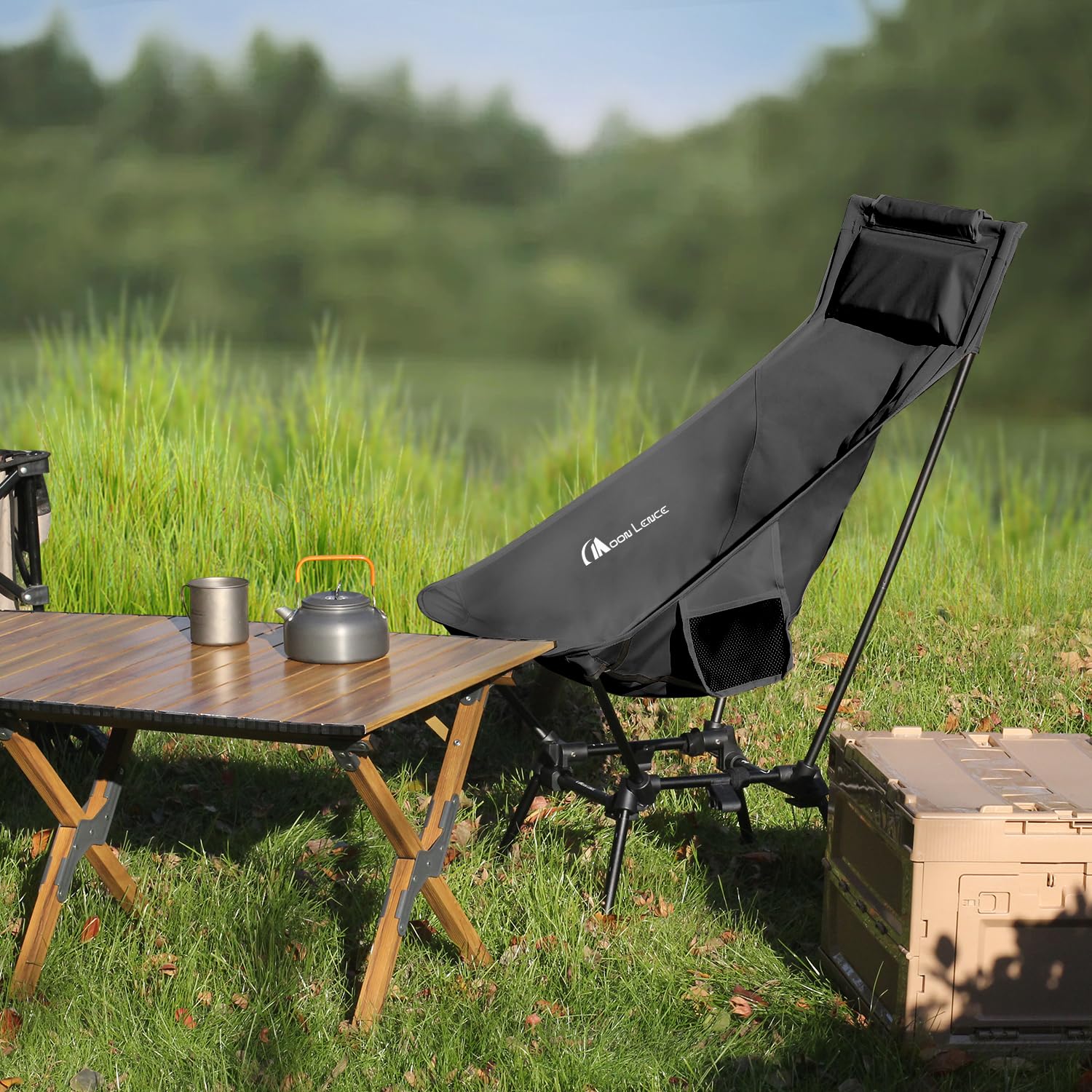 MOON LENCE chair fully set up with adjustable seating positions.