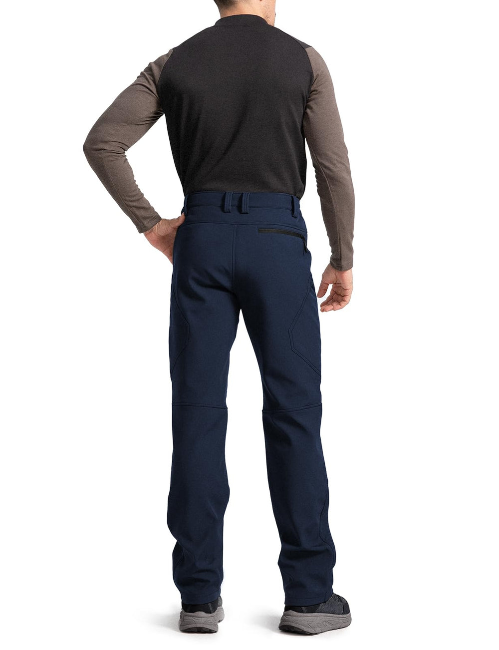 Moosehill fleece-lined cargo pants pocket closeup highlighting five-pocket layout.