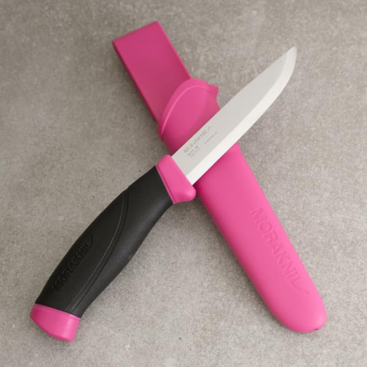 Ergonomic high-friction polymer handle on Morakniv Companion