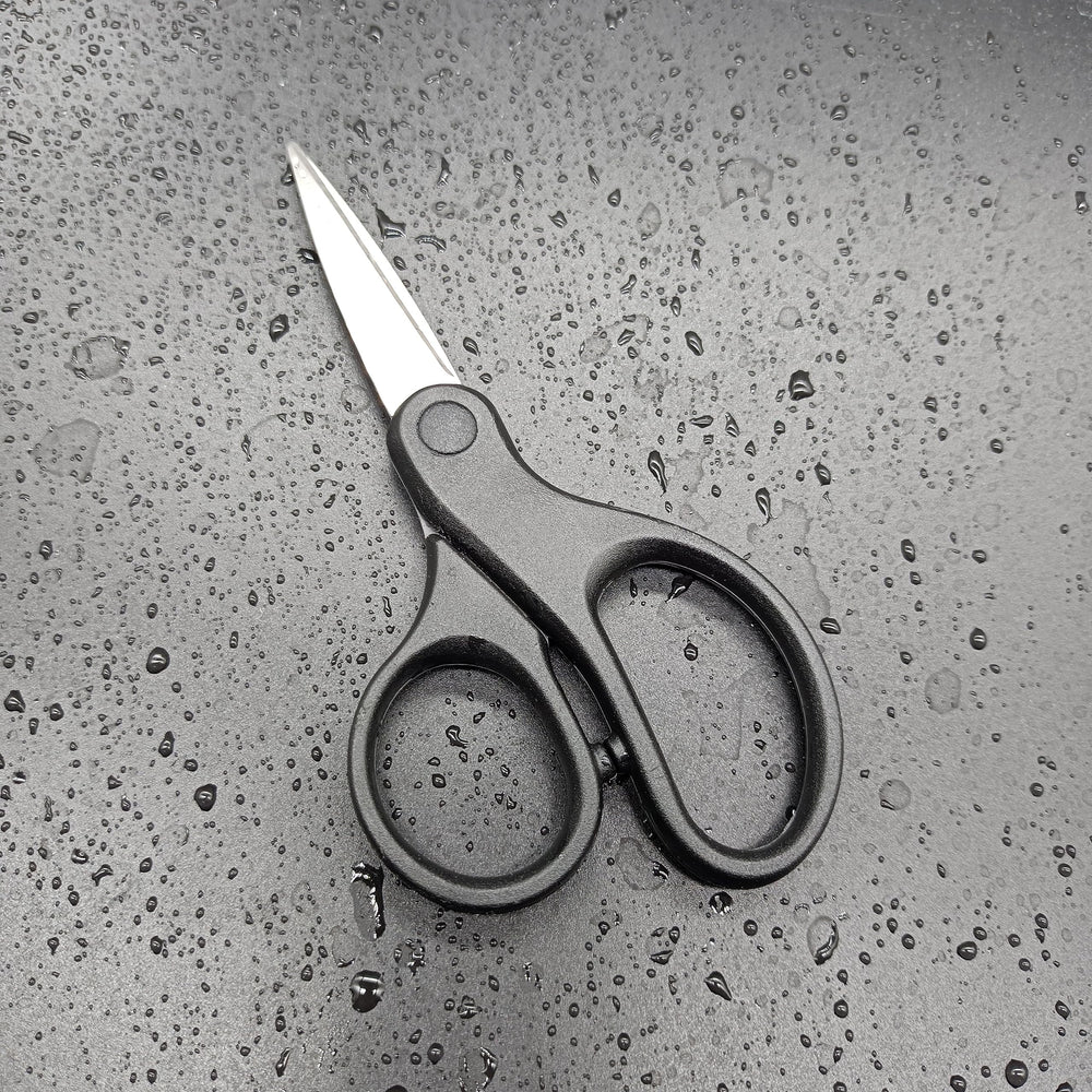 MOREFISHING built-in line cutter for quick cuts on braided and monofilament lines