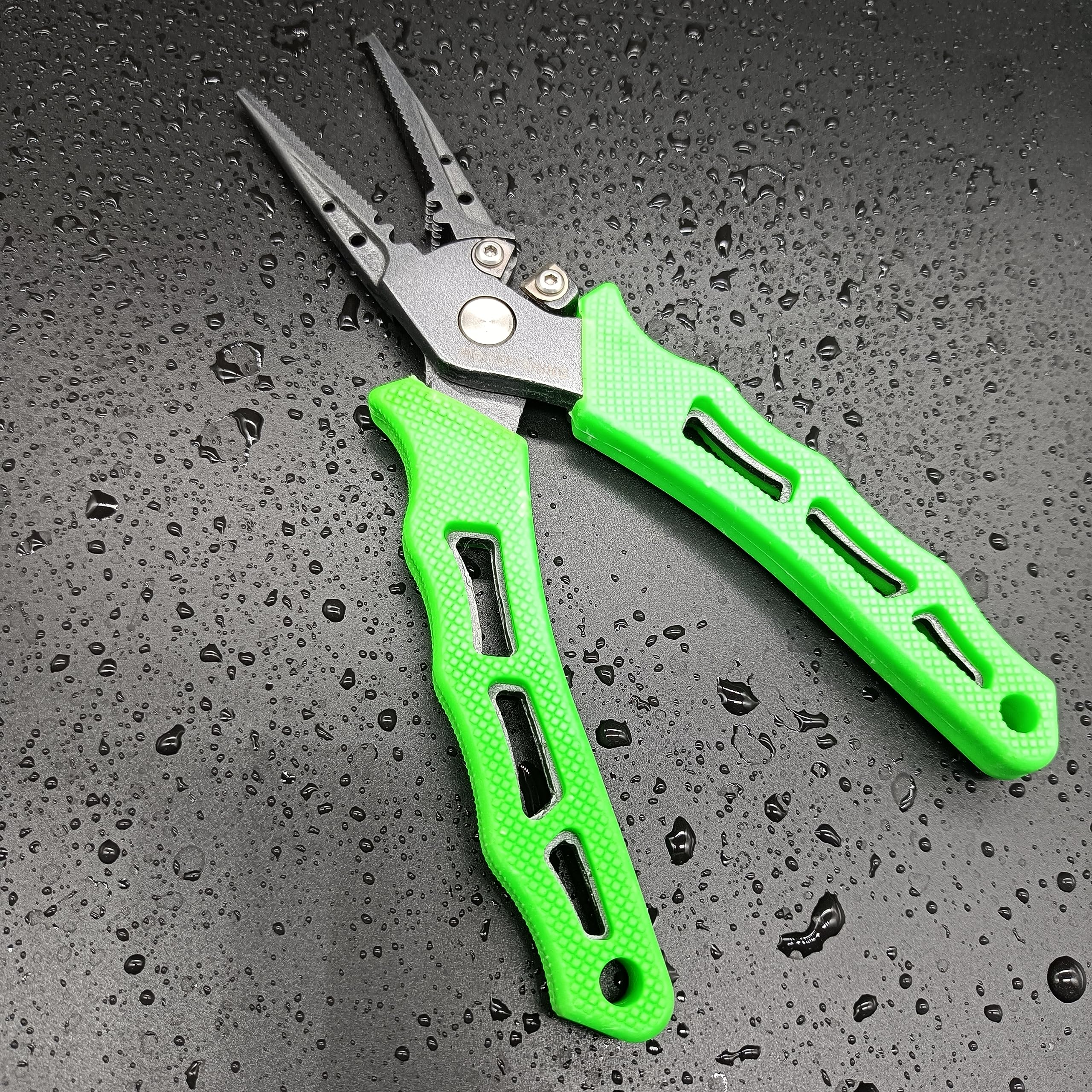 MOREFISHING saltwater-resistant tool materials resist corrosion during use