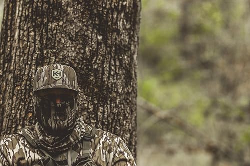 Close-up of Mossy Oak Original Bottomland camo on Run N' Gun Mask