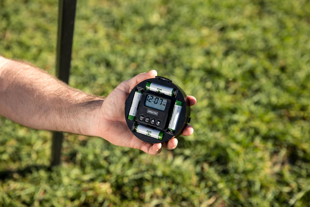 Moultrie All-In-One II 360-degree coverage distributing feed in all directions.