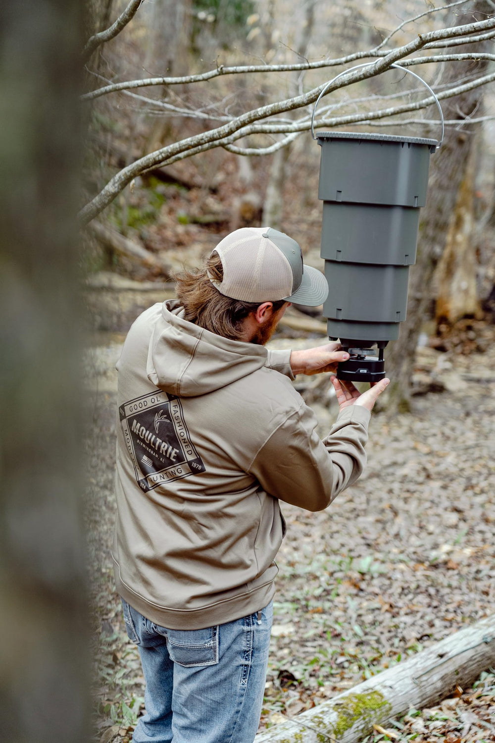 Moultrie eight-battery power with removable tray simplifies upkeep.