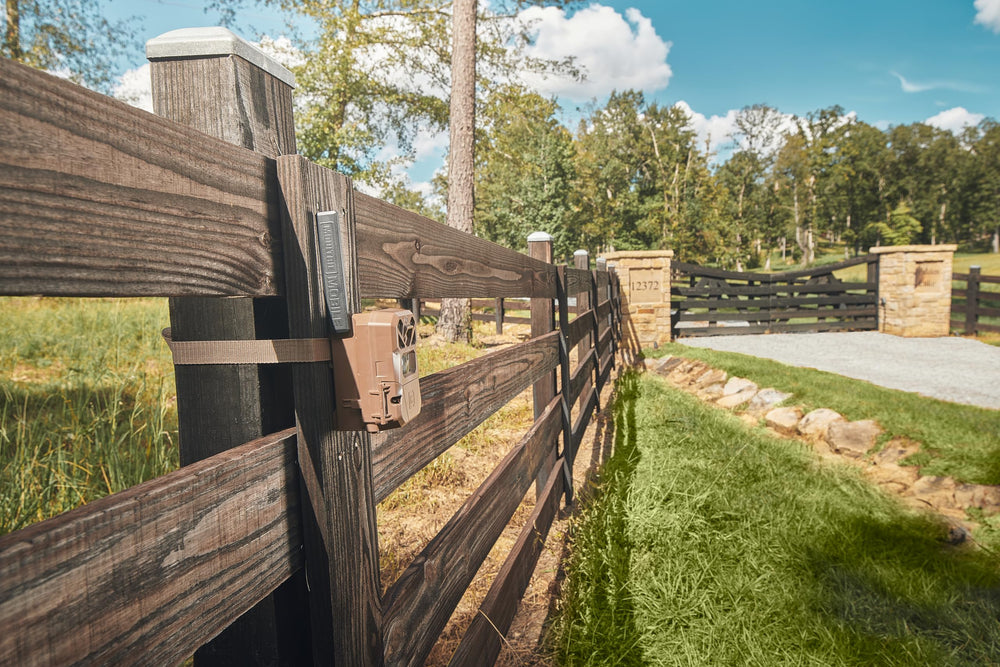 Moultrie Edge 2 mounting strap enables simple outdoor installation.