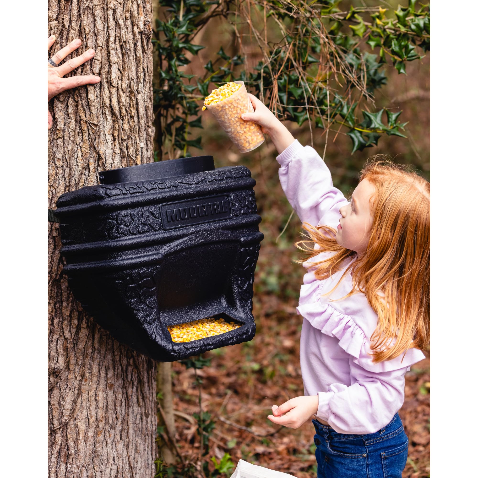 Secure installation showing tree/post mounting setup