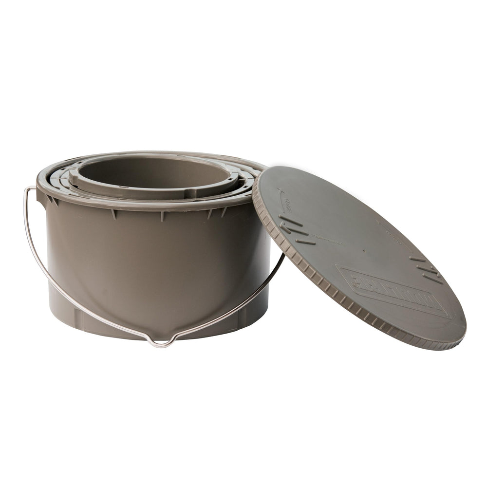 Hanging deer feeder with collapsible bucket assembly