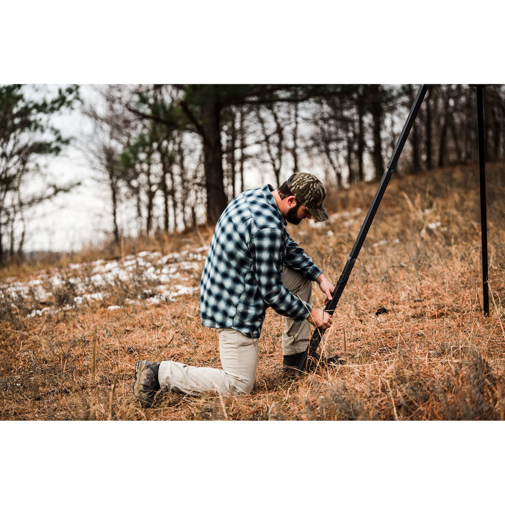 Ground bite of Moultrie Leveling Feeder Leg securing soft soil