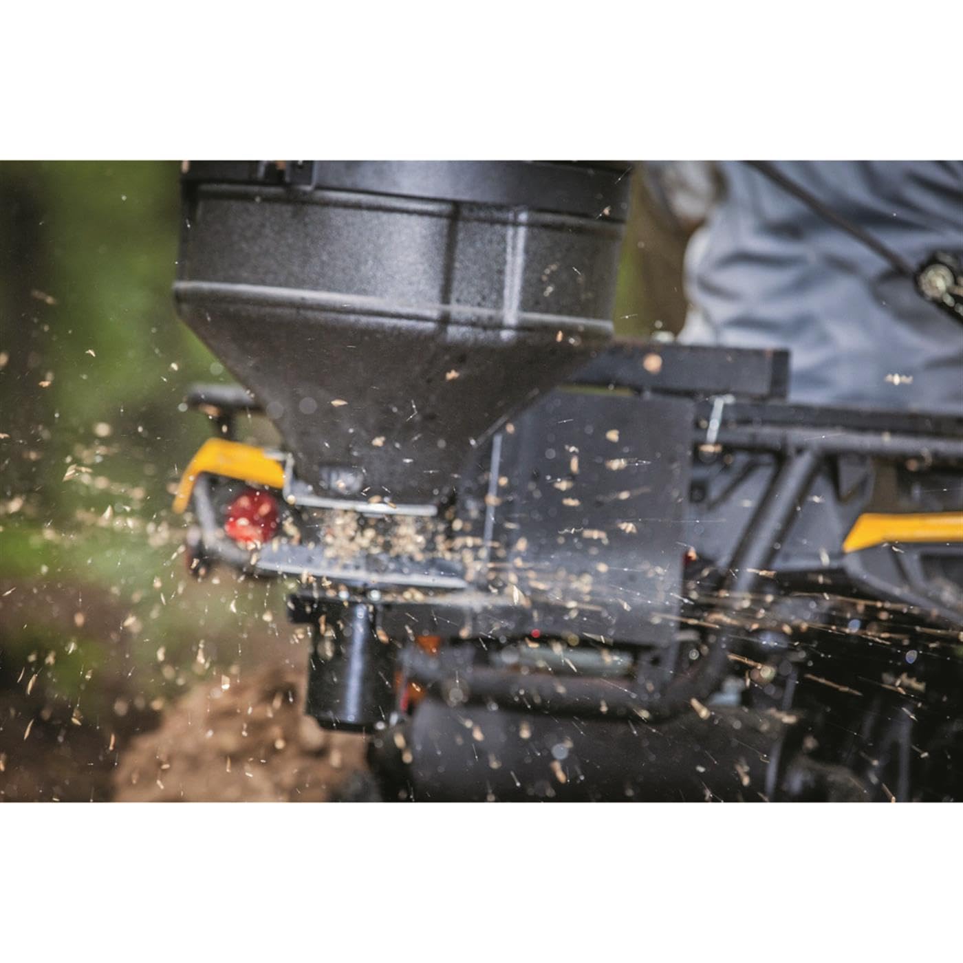 Quick-release detachment system for the spreader