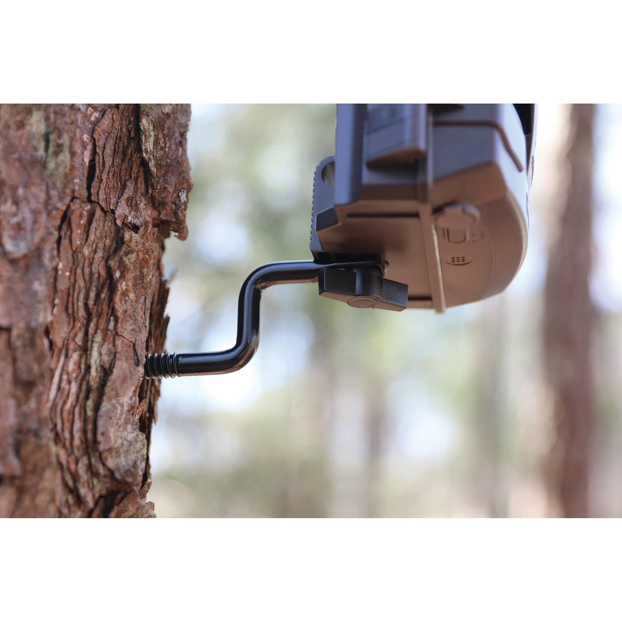 Includes three tree mounts and mounting hardware