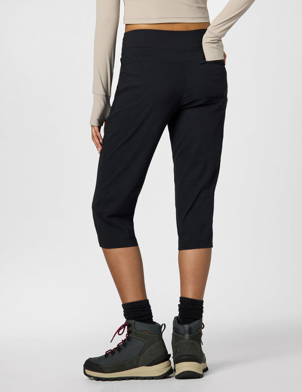 Mountain Hardwear Dynama Capri waistband closeup shows adjustable drawcord for personalized fit.