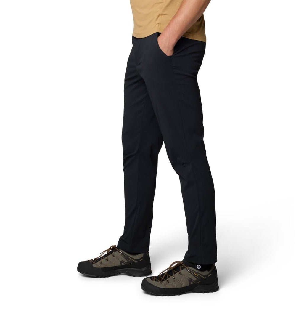 Dynama pant pocket detail enables secure on-the-go storage