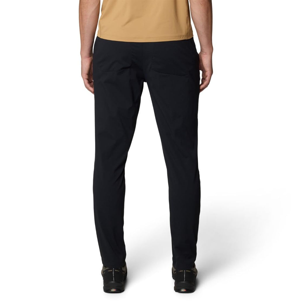 Dynama waistband close-up for comfortable layering on cool days