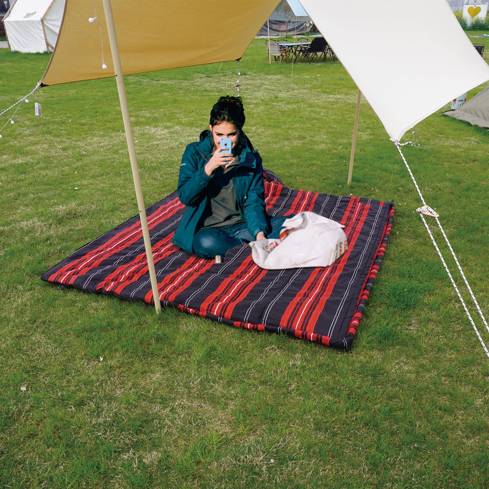 Mountainlodge cotton sleeping bag water-resistant fabric protects from damp outdoor environments.