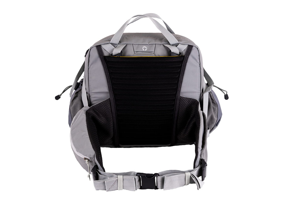 Mountainsmith Day Lumbar tablet sleeve protects devices on the trail.