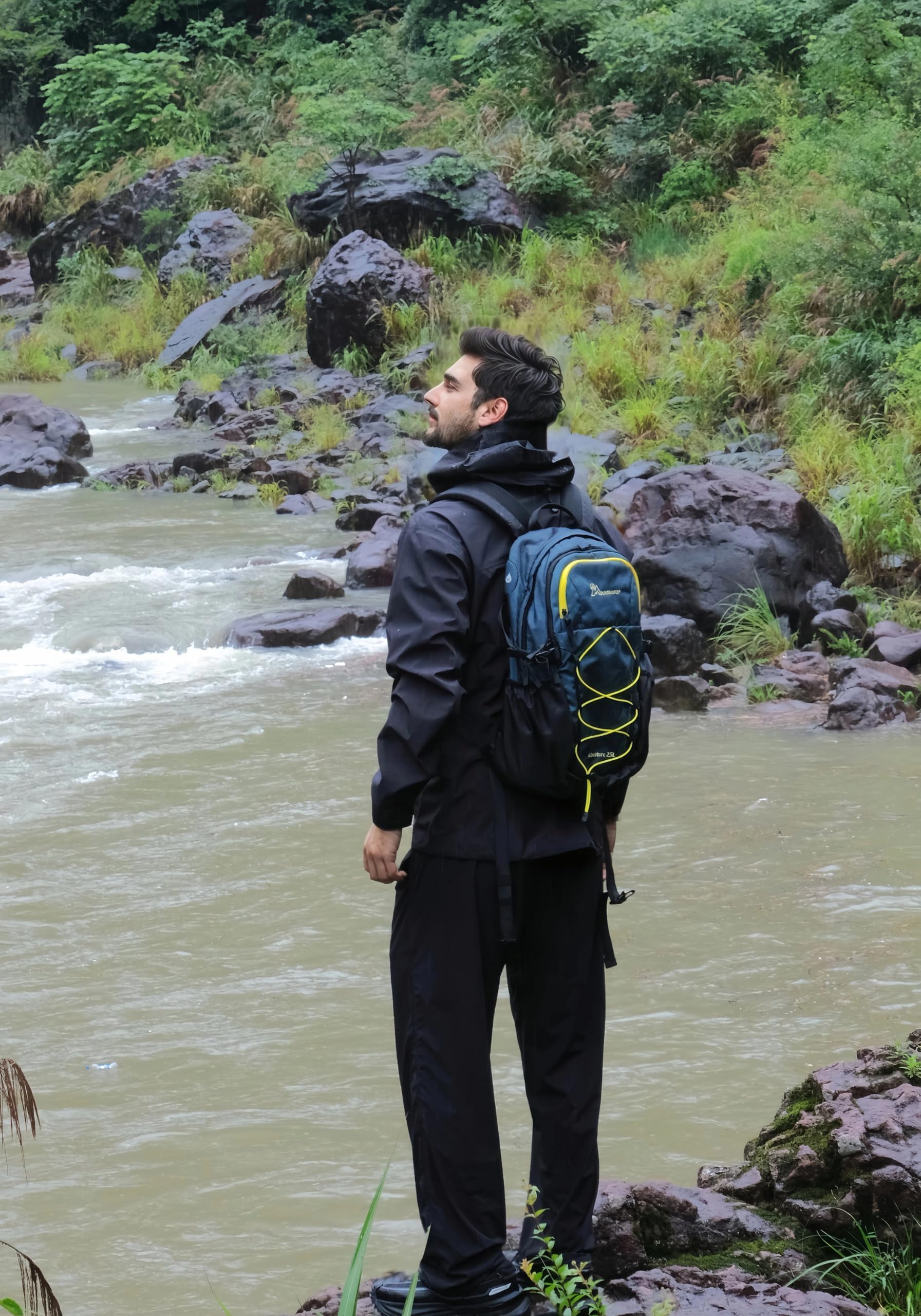MOUNTAINTOP 25L backpack back panel highlighting breathable support for long trail days
