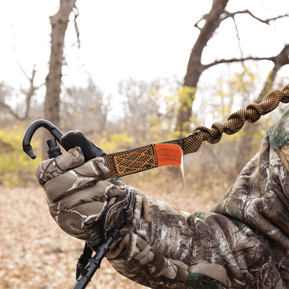 MUDDY Crossover Harness Combo 360-degree Bungee Tether enables unrestricted movement around the tree.