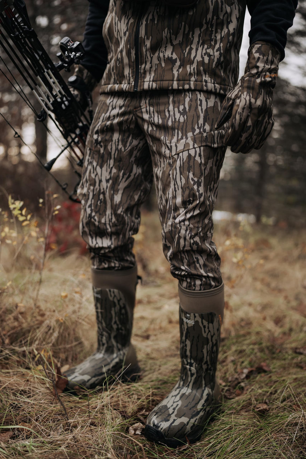 Muddy DV8 Clutch Pants breathable fabric image emphasizes airflow and comfort