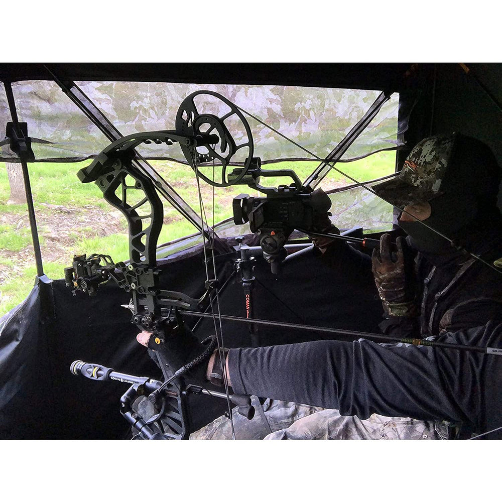 Carrying bag with rope and stakes for field setup