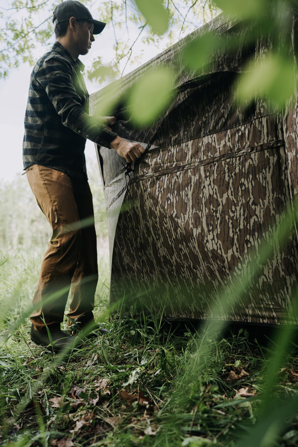 MUDDY Infinity Evo Ground Blind included stakes and tie-downs for stability