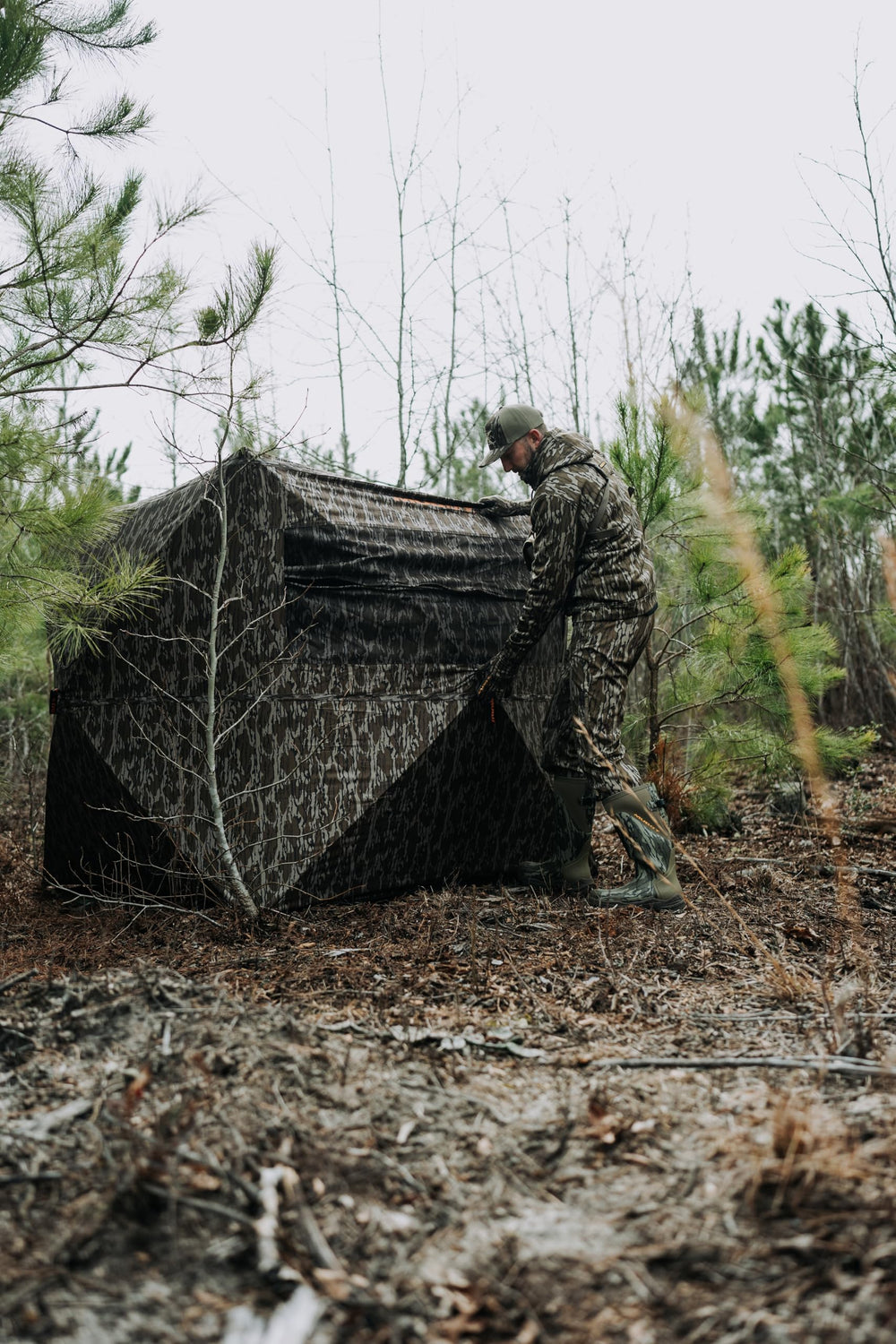 Muddy Infinity Evo Max ground blind large mesh pocket for gear storage