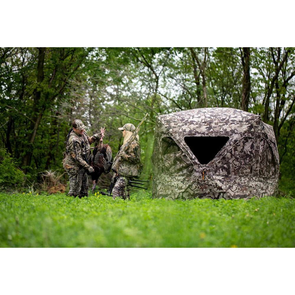 Rear peek-window view for quick entry in dense cover