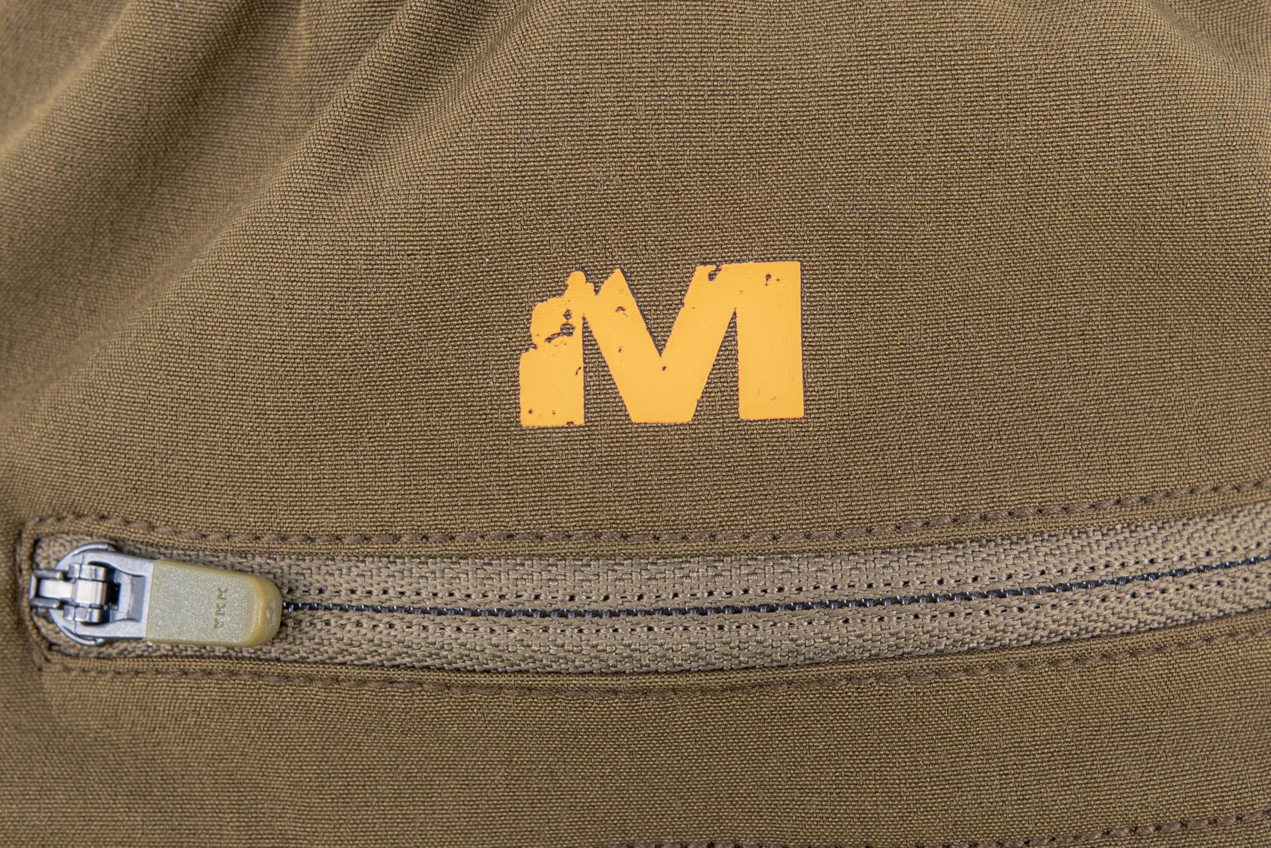 MUDDY Nucleus heated gloves show battery and heat control for reliable comfort