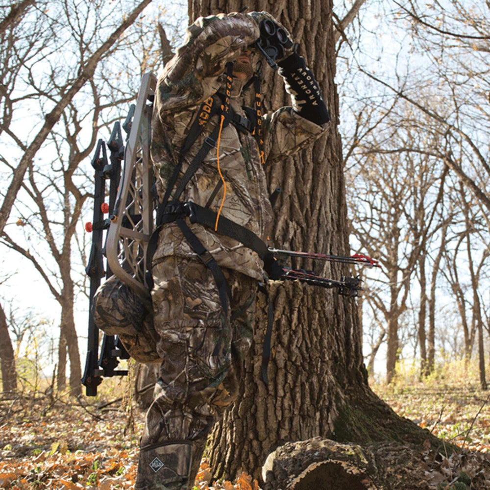 Muddy One-Hand Carabiner enables fast, effortless gear attachment.