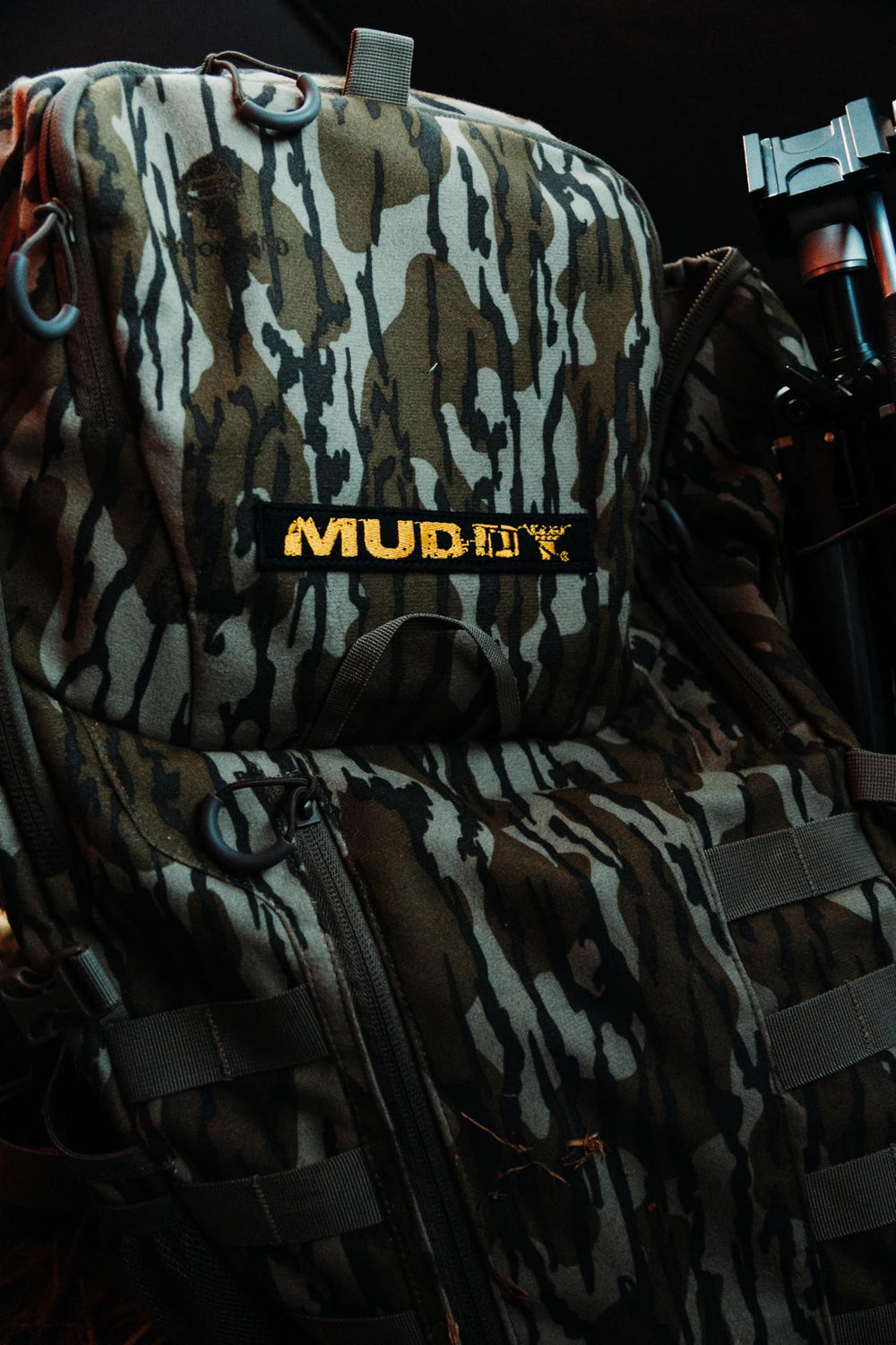 Muddy Pro 1500 MO Bottomland Camo design blends with surroundings.