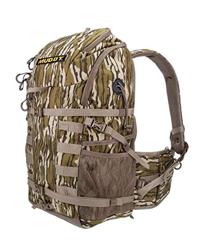 Muddy Pro 1500 MO zipperless lid enables quiet, quick access to gear.
