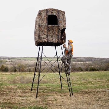 MUDDY Quad Blind Cover uses easy fastening with bungee cords for quick setup.