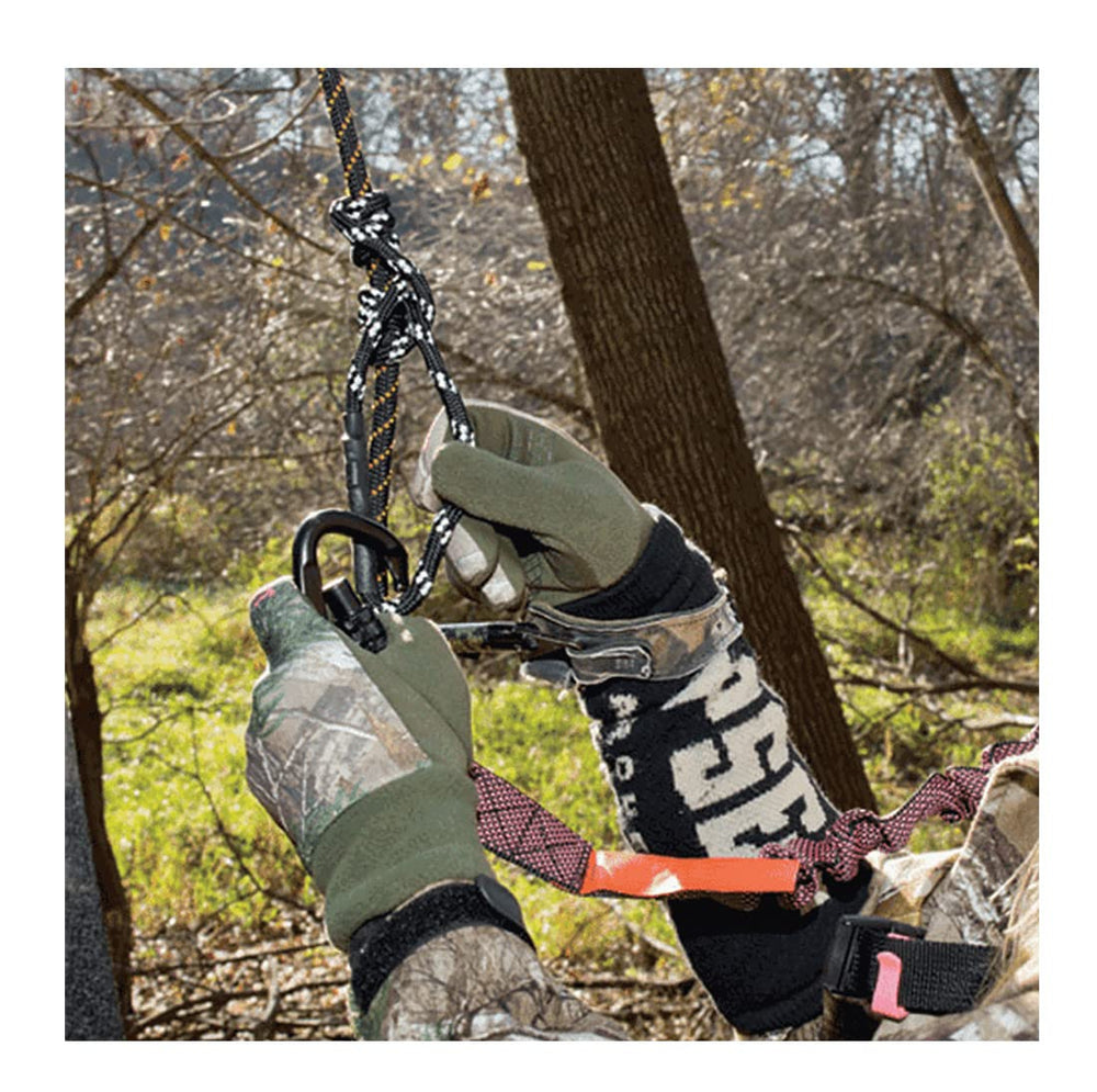 MUDDY Safe-Line supports secure attachment to a treestand on the tree.