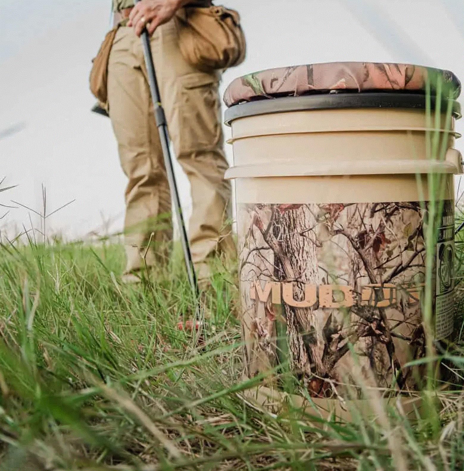 MUDDY Spin Top is lightweight and portable for field versatility.