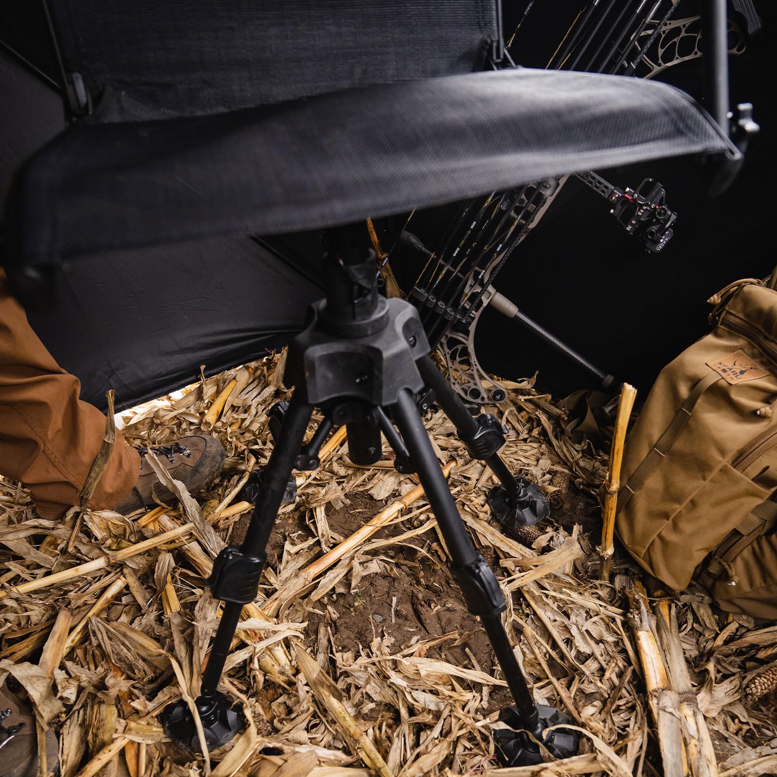 Muddy Swivel Ground Seat 360-degree swivel enables quick target adjustments.