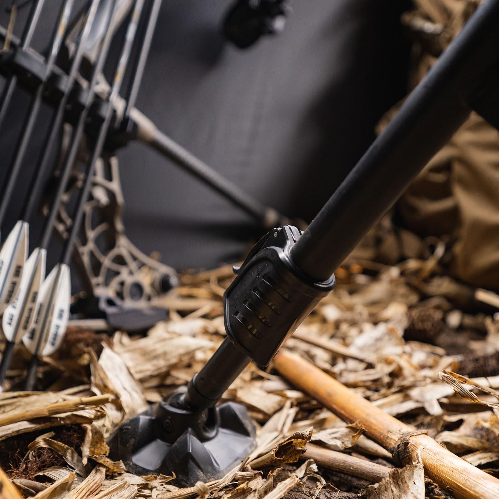 Muddy Swivel Ground Seat adjustable legs improve stability on rough ground.