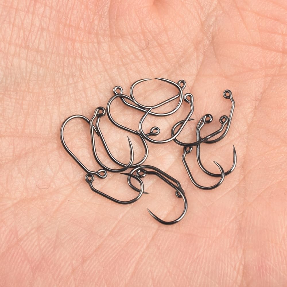 MUUNN compact 100-count packaging keeps tackle organized.