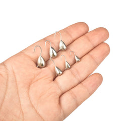MUUNN tungsten teardrop jig hook detail highlights sharpness and compact profile.