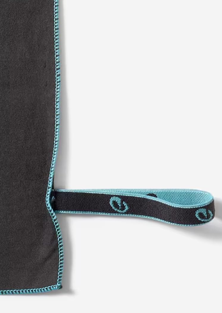 Nabaiji microfibre texture close-up showcases absorbent, lightweight fabric.