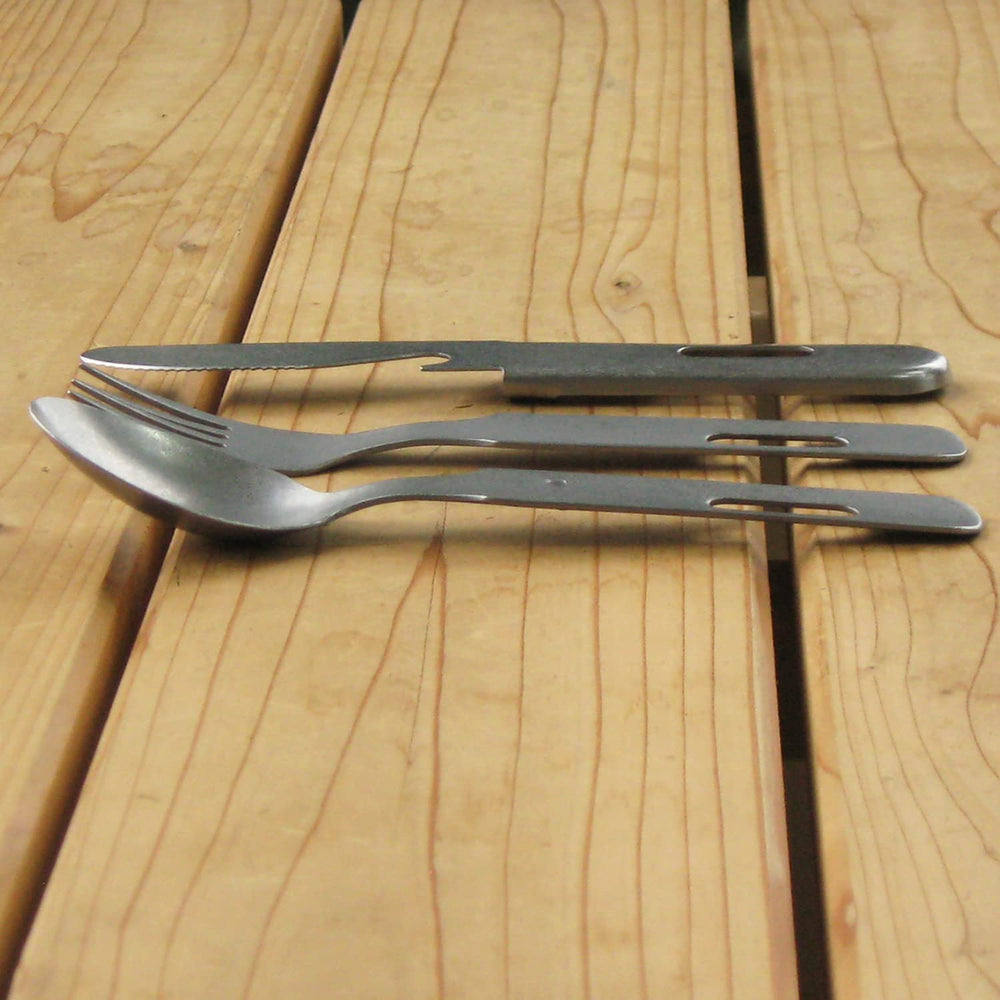 Nagao knife with edge-friendly design helps prevent chipping during travel
