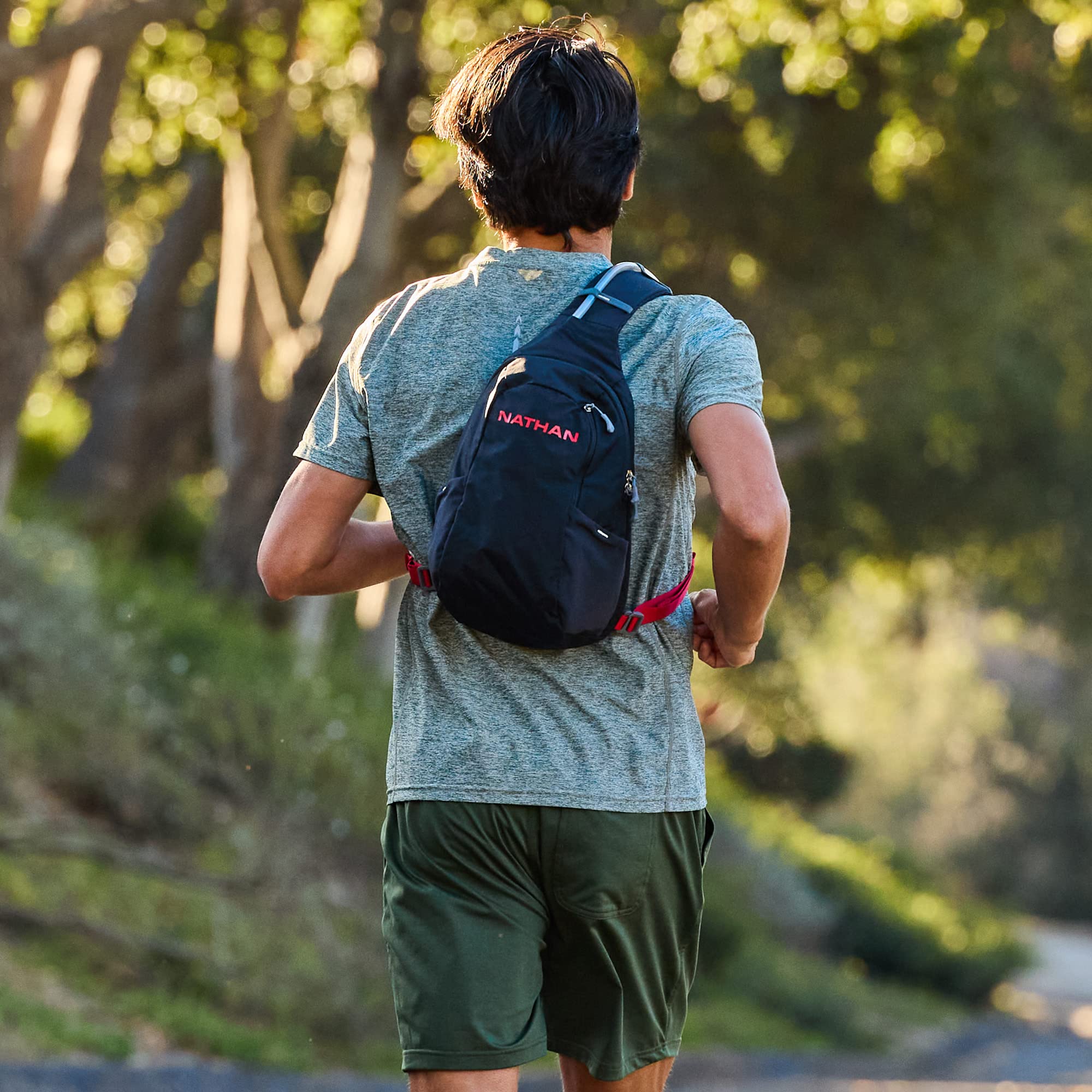Nathan Limitless 8L 8-liter capacity supports carrying essentials