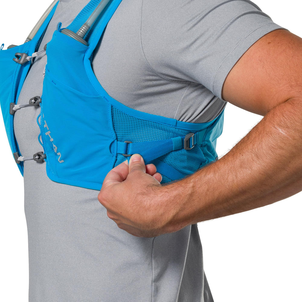 Nathan Pinnacle Breeze overall on-trail usage shows 4L storage and six pockets