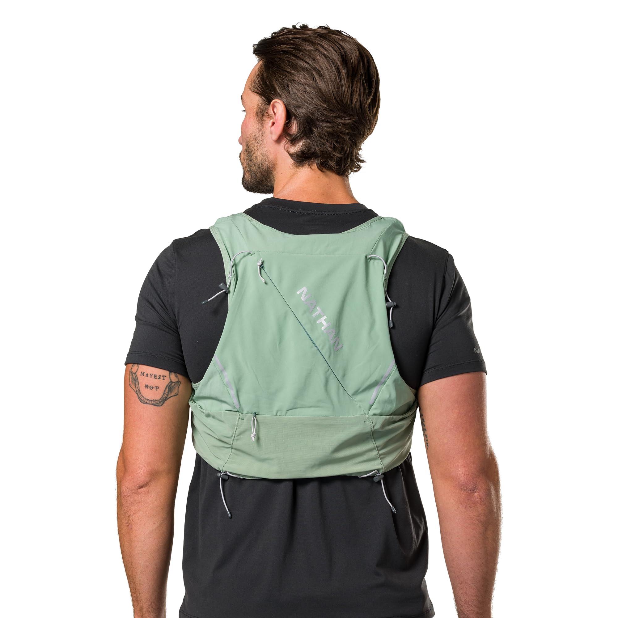 Nathan Pinnacle Pro 12L includes a separate 2L bladder compartment