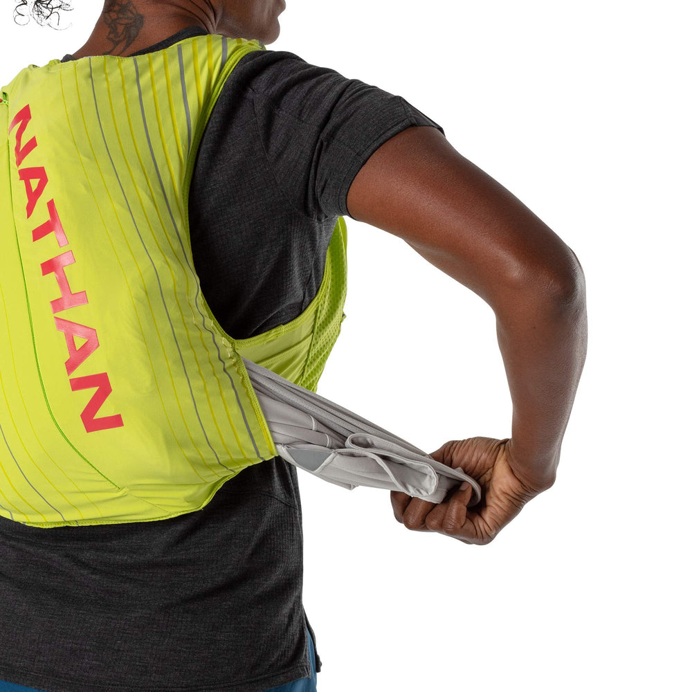 Nathan Pinnacle Race Vest 1.6L Hourglass bladder included for steady sipping