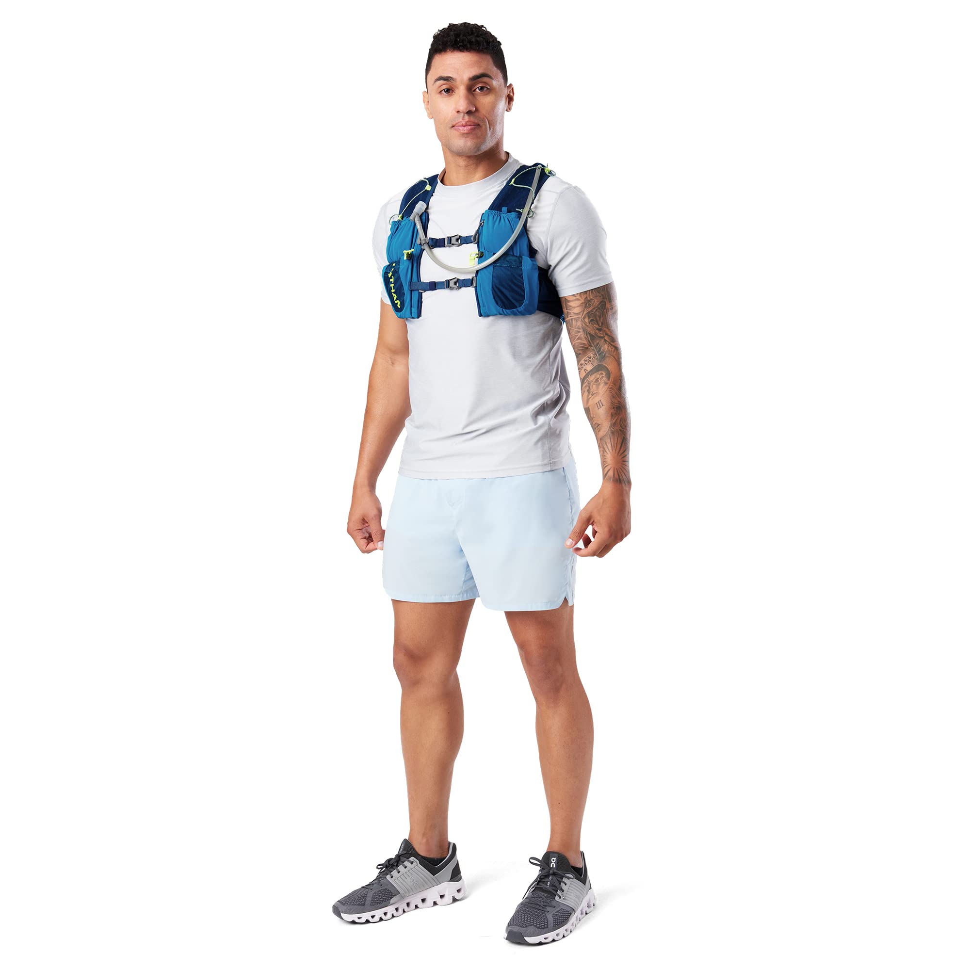 Nathan Vapor Air 3.0 adjustable straps tailor fit for comfort.