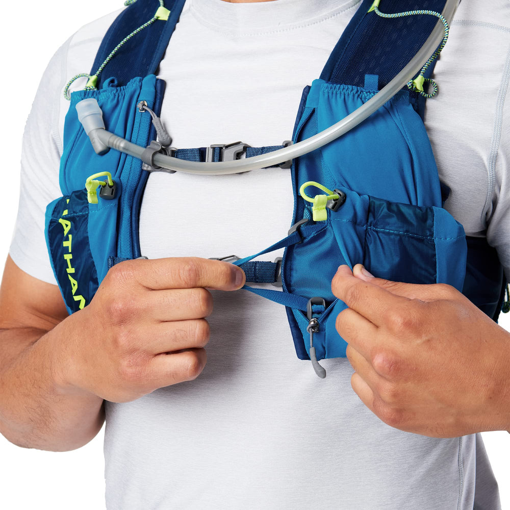 Nathan Vapor Air 3.0 has colorful bungee cords for flexible storage.